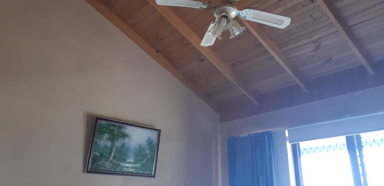 Mapleton Peaceful Provence Bnb Exterior foto